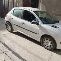 206مدل 82 تیپ 3سفید