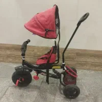 دو عدد سه‌چرخه کودک