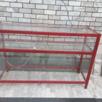 ویترین و صندلی