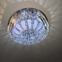 لوستر کنترلی بزرگ و دو عدد کوچک