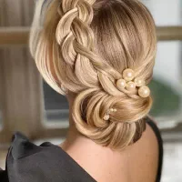 میکاپ و شینیون حرفه ای عروس لباس عروس رایگان|خدمات آرایشگری و زیبایی|سلمانشهر, |دیوار