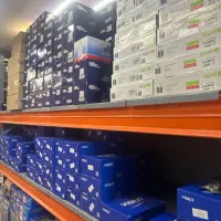 کارشناس فروش خانم