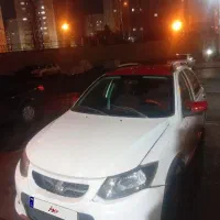 کوئیک r سفید و قرمز ۱۴۰۱