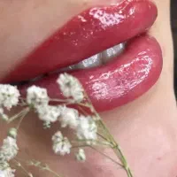به مدل میکاپ شنیون وناخن نیاز دارم با تخفیف ویژه