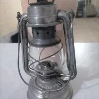 فانوس قدیمی اصل و شیشه اش هم اصل آلمان است|لامپ و چراغ|سبزوار, شهرک جهاد|دیوار