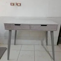 میز مطالعه . تخت ۹۰ . کمد ۳ درب . پاتختی