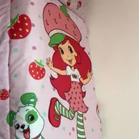 فرش و روتختی دختر توت فرنگی