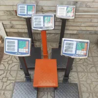 ترازو باسکول ۳۰۰کیلو و۱۵۰ کیلو|فروشگاه و مغازه|همدان, |دیوار