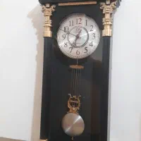 ساعت وصندلی