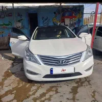 ازرا گرانجور مدل ۲۰۱۲