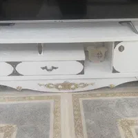 میز تلویزیون ترو تمیز در حد نو سایزش بزرگترمیشه