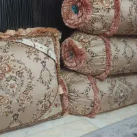 پشتی و بالشت