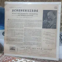 گرامافون فیلیپس و صفحه اپرای شهرزاد|کلکسیون اشیاء عتیقه|کرج, گلشهر|دیوار