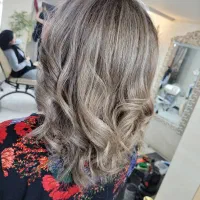 خدمات رنگ و لایت|خدمات آرایشگری و زیبایی|مشهد, یاس|دیوار