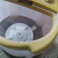 ماشین لباس شویی کوچیک یا کهنه شور|ماشین لباسشویی و خشک‌کن لباس|اصفهان, کشاورزی|دیوار