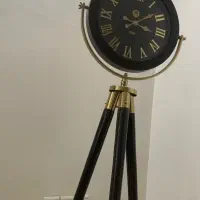 ساعت ایستاده