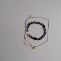 دست بند و گردن بند