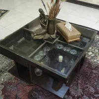 میز وسط مبل و دو عسلی