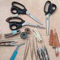 قیچی و لوازم خیاطی