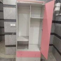 کمد لباس و کتاب و میز تحریر