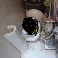 تعدادی روشویی و پمپ وکمک فنر و..