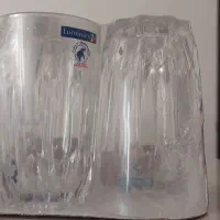 تعدادی ظروف چینی