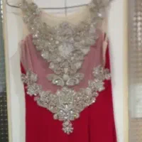 پیراهن قرمز مجلسی بلند کارشده