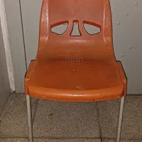 صندلی پلاستیکی پایه فلزی ۴عدد ۸۰۰تومن