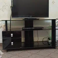 تلویزیونLED ۳۲  پاناسونیک اصل مالزی به همراه میز