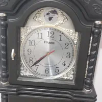 ساعت دیواری کاملاً سالم