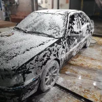 کارگر کارواش همراه با جای خواب وبیمه.