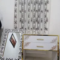 اینه و میز کنسولی