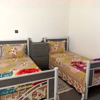 تخت همراه با تشک .