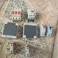 چند عدد کانکتور لوازم برقی