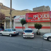 ویلایی با متراژ ۱۶۳ متر داری دو دهنه مغازه