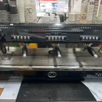 دستگاه قهوه ساز. یخچال