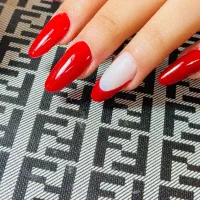 آموزش کاشت ناخن و کاشت مژه