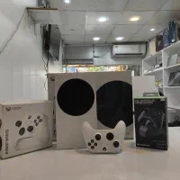 Xbox series s دو دسته با پایه شارژ در حد آکبند