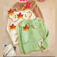 یک فروشنده خانم