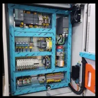 مونتاژ کار تابلوی برق صنعتی