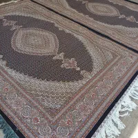 جفت فرش نه متری چهل رج بافنده فرش هستم.|فرش|خوی, |دیوار
