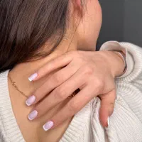 ترمیم و کاشت ناخن فقط هزینه مواد