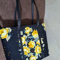 کیف و کفش|کیف، کفش، کمربند|رشت, رشتیان|دیوار