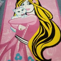 گلیم فرش سالم و تمیز.