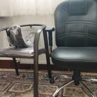 دو عدد صندلی