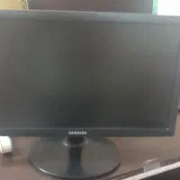 مانیتور کامپیوتر و دوربین