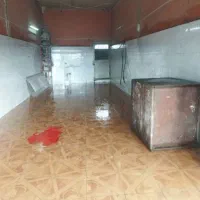 سوله و دو مغازه برجاده