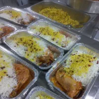 تهیه غذا کترینگ شرکتی پرسنلی مهمانی‌ها مجالس ونذری