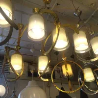 به یک نیرو جهت کار در فروشگاه روشنایی نیازمندیم