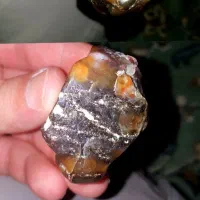 عقیق اتشین یا اوپال سیاه